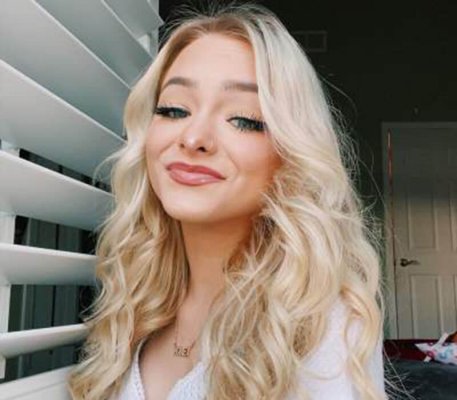 Zoe LaVerne