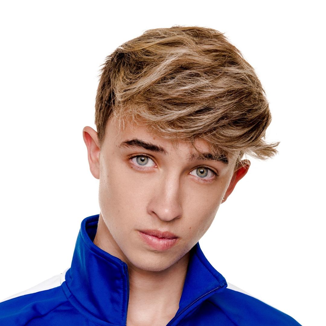 (Maverick Baker)